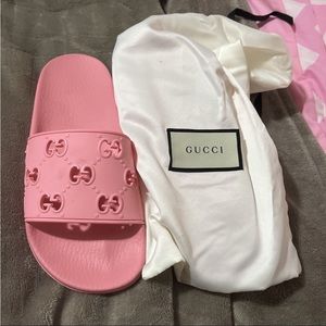 Gucci pink GG slides